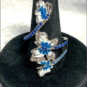 🦋🎈pretty elongated/long ring-enamel and blue stones